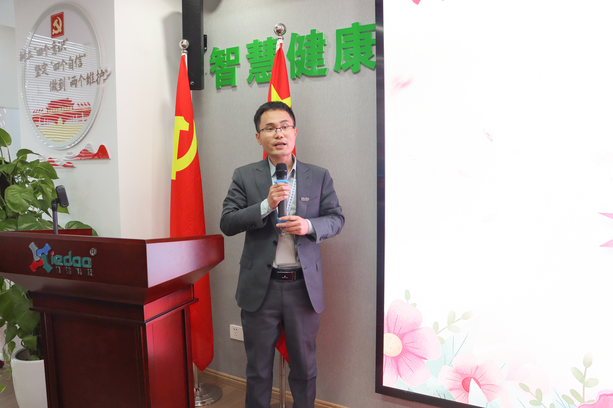 1709904966671099936.png 1709904966671099936.png